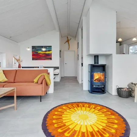 Holiday home Gundborg - 100m From The Sea In Ne Jutland By Interhome *
