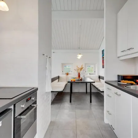 Holiday home Gundborg - 100m From The Sea In Ne Jutland By Interhome *